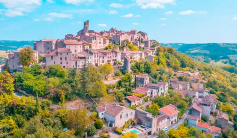 Le village perché de Cordes sur Ciel, but de la sortie de fin d’année